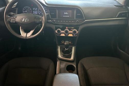 2019 Hyundai ELANTRA SE