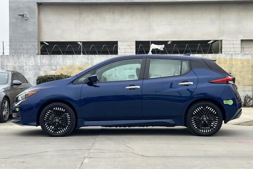 2023 Nissan Leaf SV PLUS