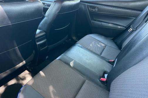 Classic Silver Metallic 2018 Toyota Corolla SE