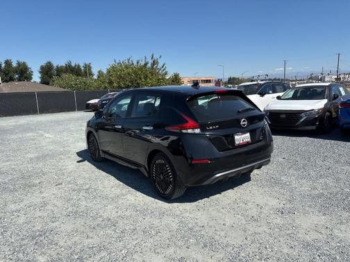 2023 Nissan Leaf SV PLUS