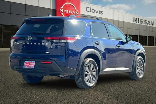 2024 Nissan Pathfinder SV