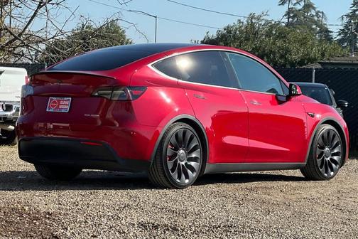 2023 Tesla Model Y Performance