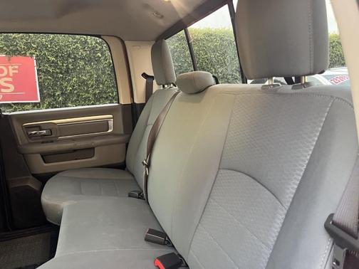 2017 RAM 1500 SLT