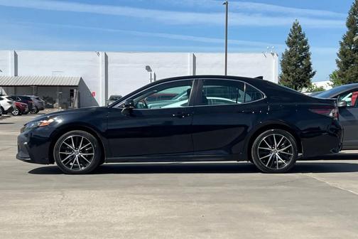 Midnight Black Metallic 2024 Toyota Camry SE
