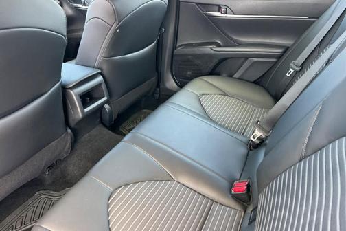 Midnight Black Metallic 2024 Toyota Camry SE