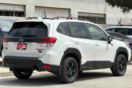 Crystal White Pearl 2022 Subaru Forester Wilderness