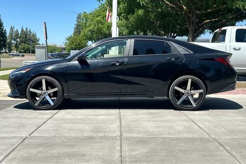 Phantom Black 2022 Hyundai ELANTRA SEL