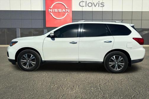 2017 Nissan Pathfinder SV