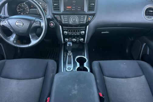 2017 Nissan Pathfinder SV