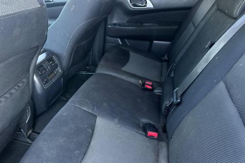 2017 Nissan Pathfinder SV