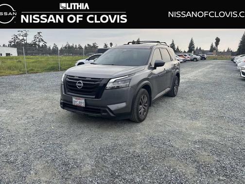 2022 Nissan Pathfinder SV