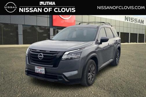 2022 Nissan Pathfinder SV
