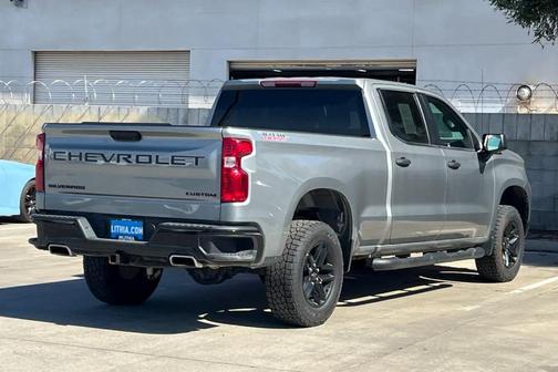 Sterling Gray Metallic 2024 Chevrolet Silverado 1500 Custom Trail Boss