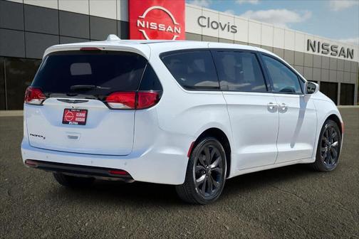 Bright White Clearcoat 2020 Chrysler Pacifica Touring