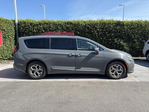 2022 Chrysler Pacifica Limited