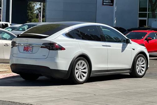 White 2018 Tesla Model X 75D