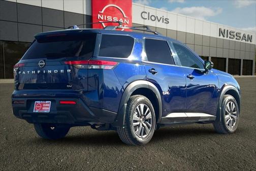 2022 Nissan Pathfinder SV