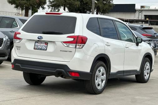 2022 Subaru Forester Base (CVT)