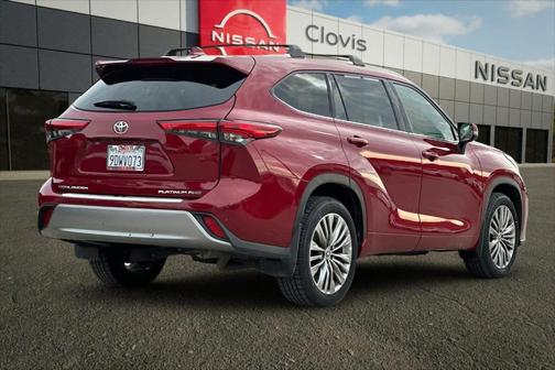 2022 Toyota Highlander Platinum