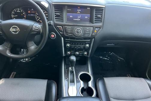 White 2019 Nissan Pathfinder SV