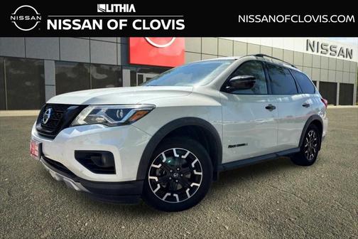 White 2019 Nissan Pathfinder SV