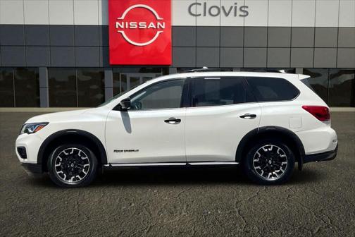 White 2019 Nissan Pathfinder SV