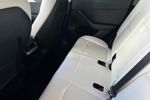 2024 Tesla Model Y Performance