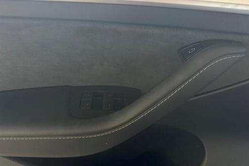2024 Tesla Model Y Performance