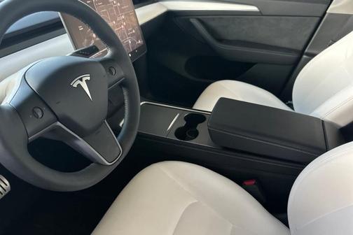 2024 Tesla Model Y Performance