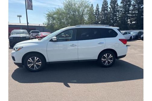 2017 Nissan Pathfinder SV