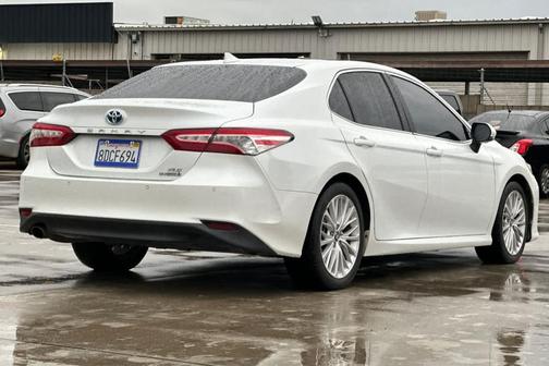 2018 Toyota Camry Hybrid XLE