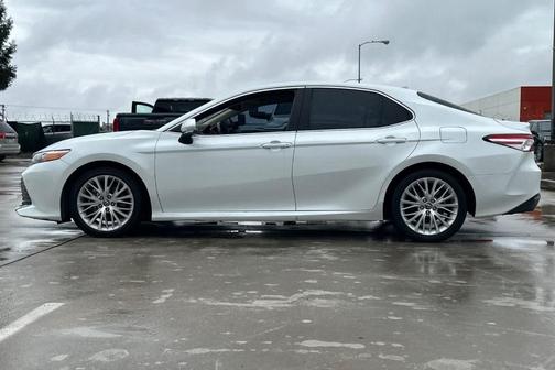 2018 Toyota Camry Hybrid XLE