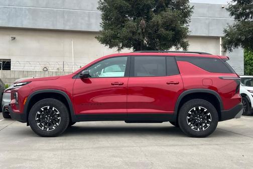 Radiant Red 2025 Chevrolet Traverse Z71