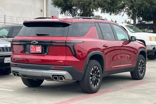 Radiant Red 2025 Chevrolet Traverse Z71