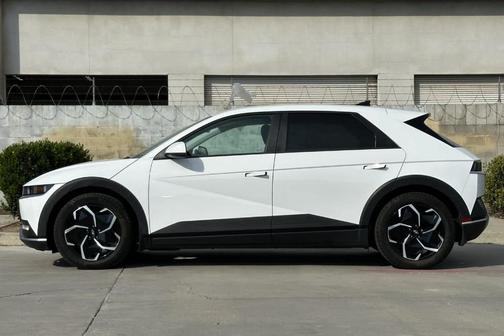 2024 Hyundai IONIQ 5 SEL