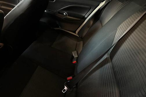 Brilliant Silver Metallic 2020 Nissan Versa 1.6 SV