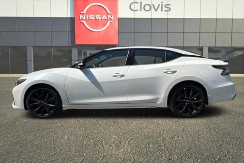 2023 Nissan Maxima SR