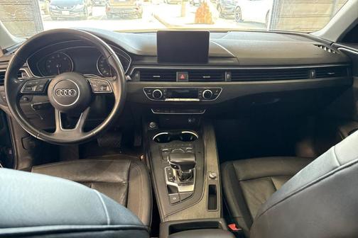Navarra Blue Metallic 2019 Audi A4 2.0T Premium