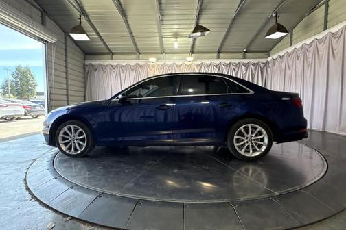 Navarra Blue Metallic 2019 Audi A4 2.0T Premium