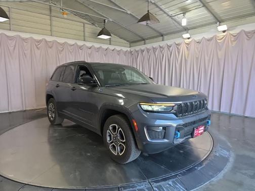 Metallic 2023 Jeep Grand Cherokee 4xe Trailhawk