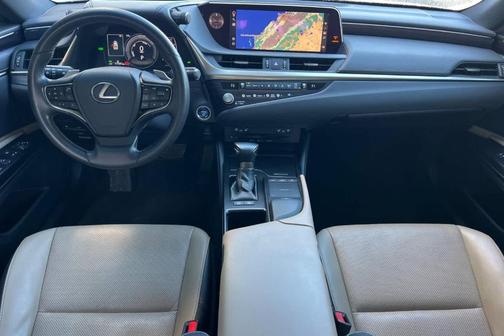 2021 Lexus ES 300h 