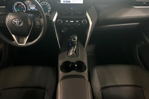 Titanium Glow 2024 Toyota Venza LE