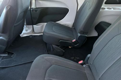 2017 Chrysler Pacifica LX