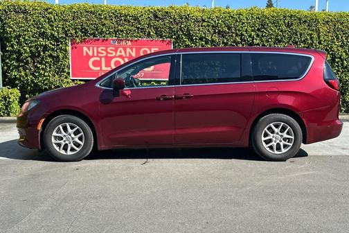 2017 Chrysler Pacifica LX