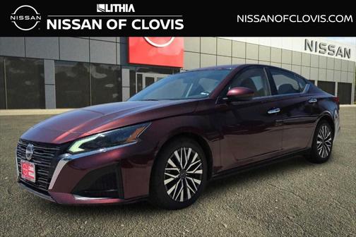 Garnet Pearl 2023 Nissan Altima 2.5 SV