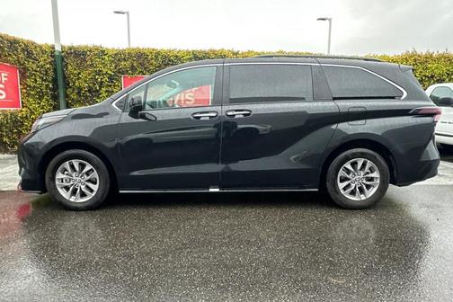 2024 Toyota Sienna XLE