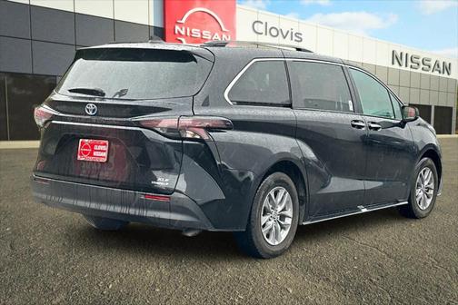2024 Toyota Sienna XLE