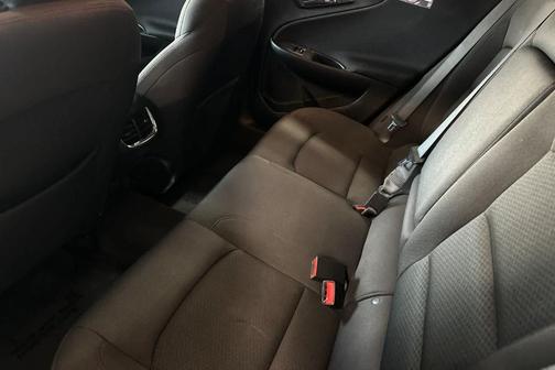 Summit White 2022 Chevrolet Malibu LT