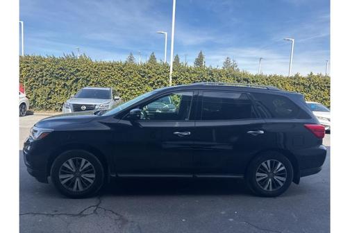 2020 Nissan Pathfinder S