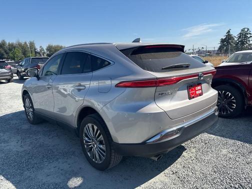 Titanium Glow 2021 Toyota Venza XLE